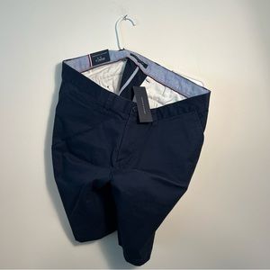 Tommy Hilfiger Shorts in Navy. Size 36. NWT.